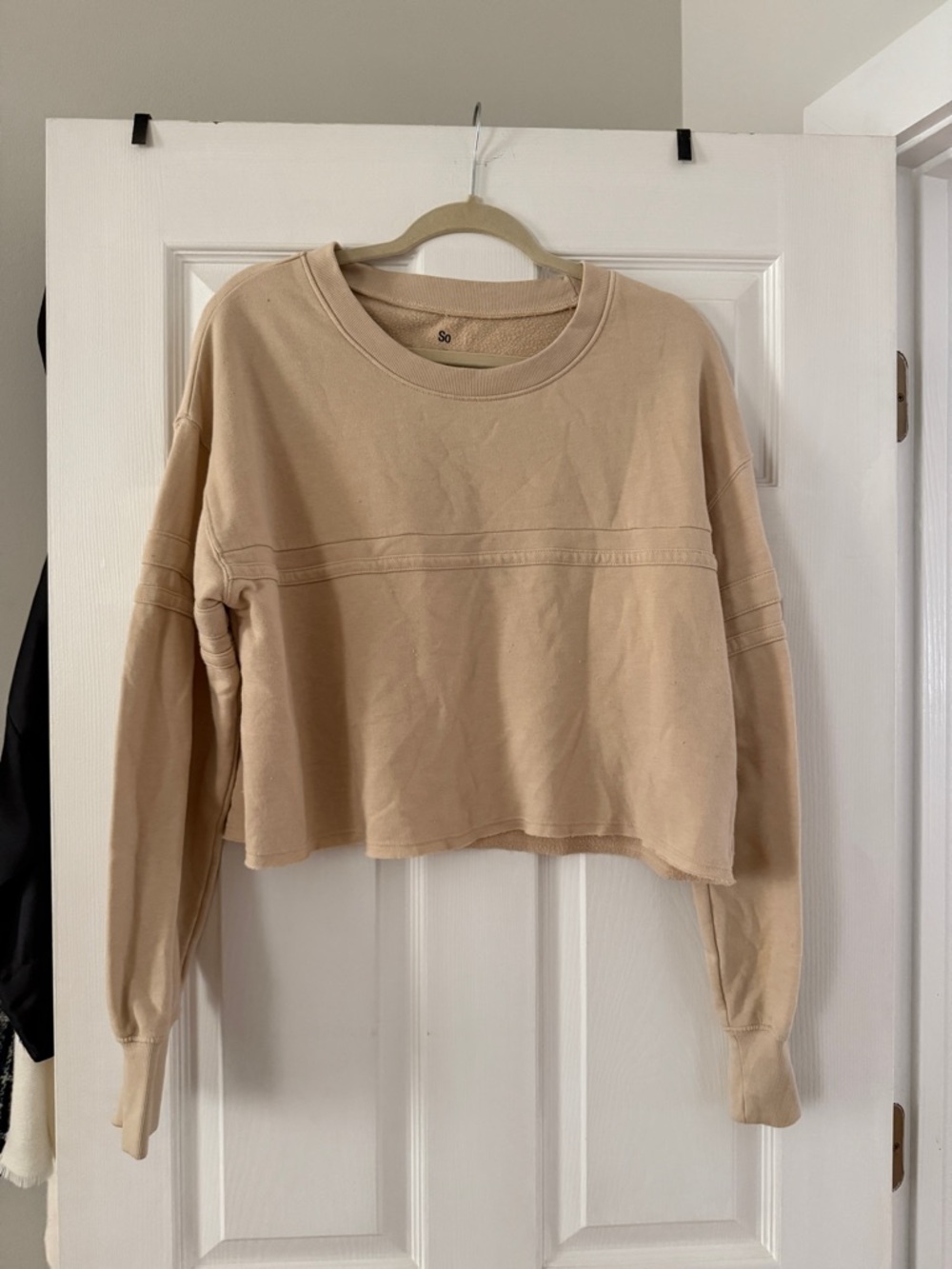 Women’s Cropped Crewneck Sweatshirt - Beige